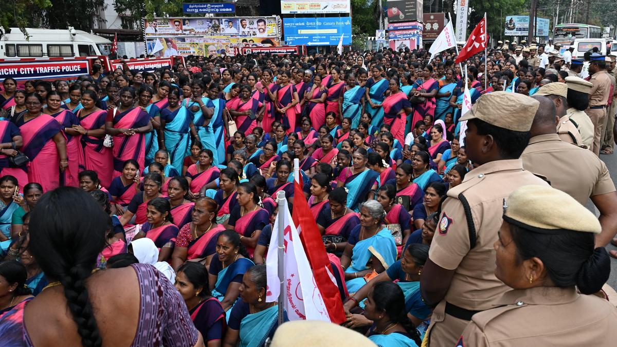 Protesting anganwadi workers, assistants arrested in central region