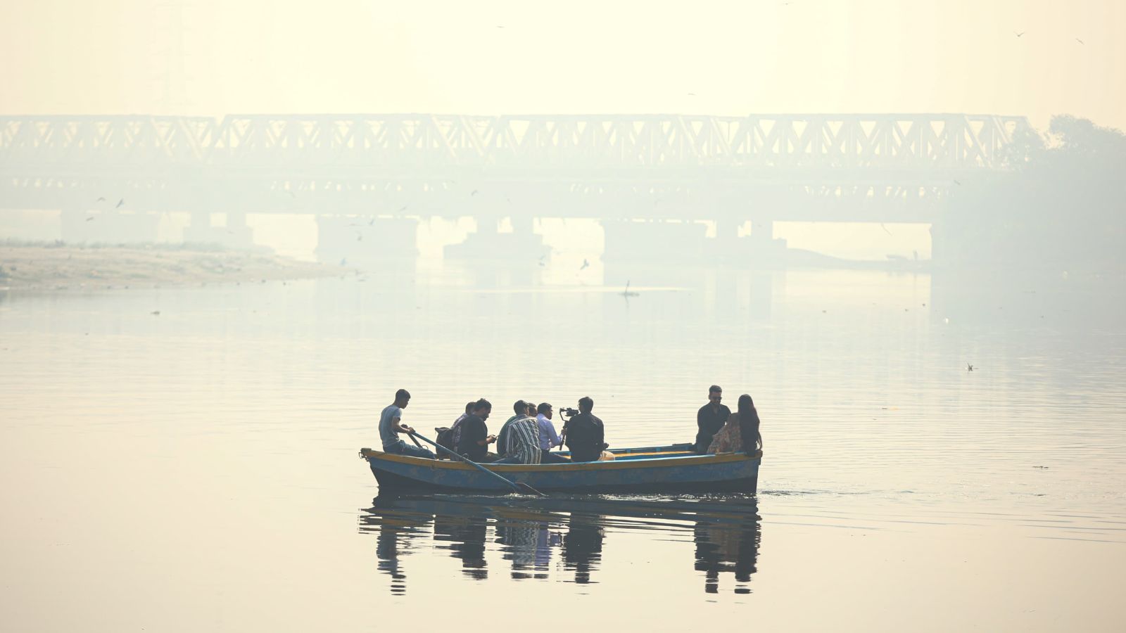 Delhi air quality remains ‘very poor’; AQI in ‘moderate’ category across Mumbai, Bengaluru, Kolkata