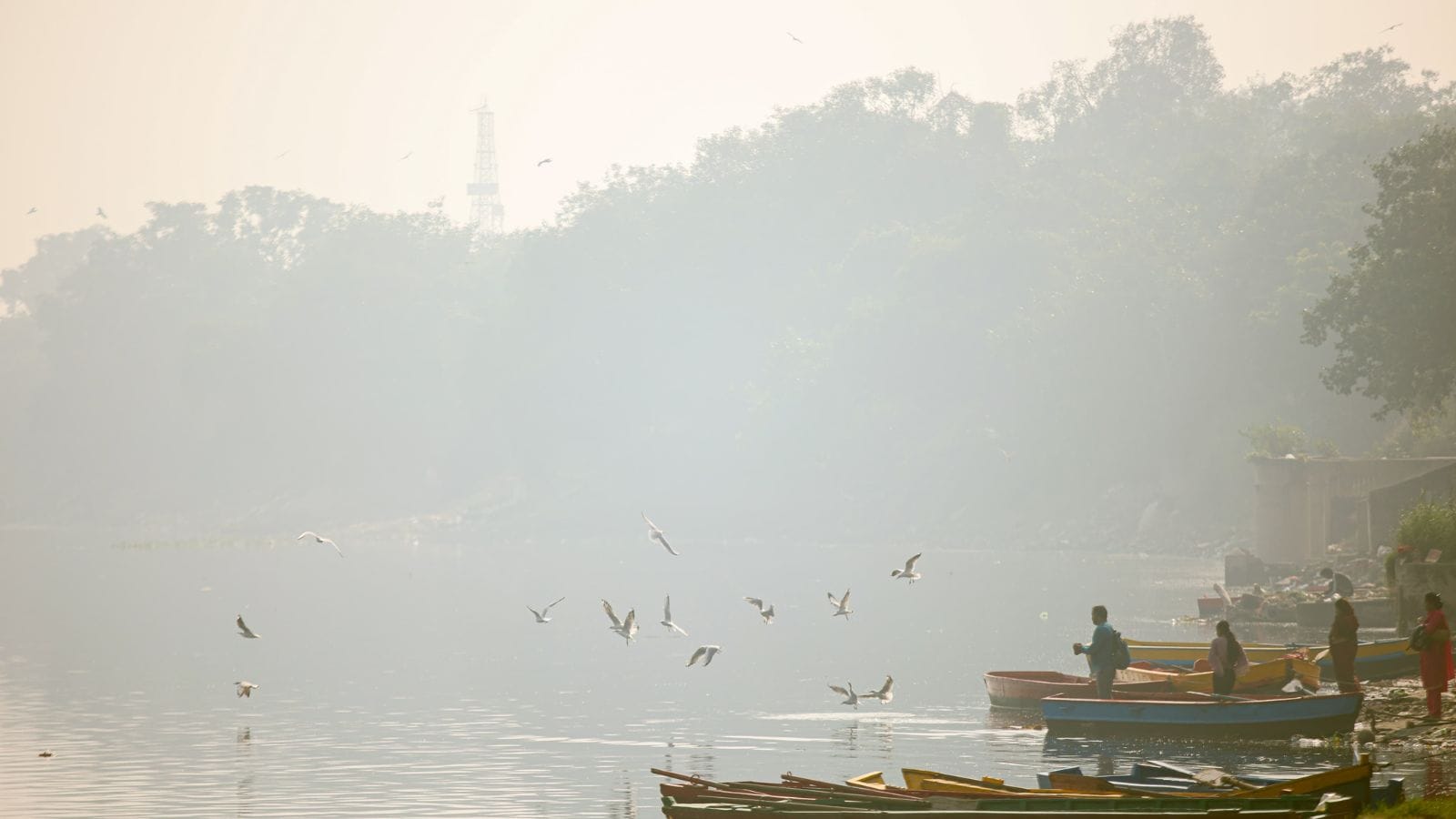 After slight improvement, Delhi’s air quality deteriorates; AQI to remain in ‘very poor’ category till Tuesday