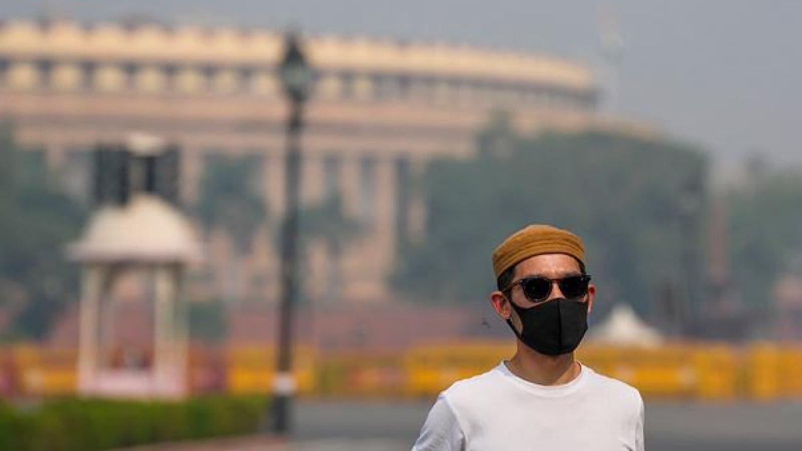Delhi air quality shows slight improvement, AQI in ‘poor’ category at 227