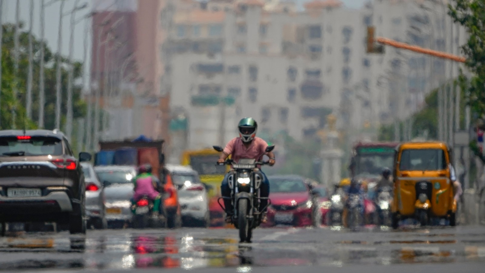 IMD sounds rain alert in parts of Bengal, Tamil Nadu, Karnataka; heatwave in Rajasthan and Gujarat