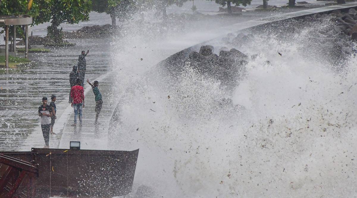 Weather forecast Highlights: Unfavourable monsoon conditions over Delhi; heavy rains in U’khand, Kerala today