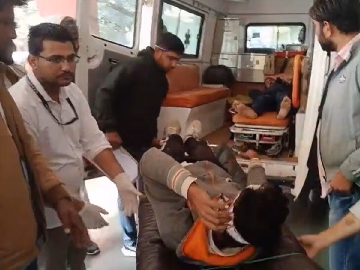 अलवर में दिल्ली-मुंबई एक्सप्रेसवे पर बस ट्रक से टकराई, 2 लोगों की मौत; 31 यात्री घायल