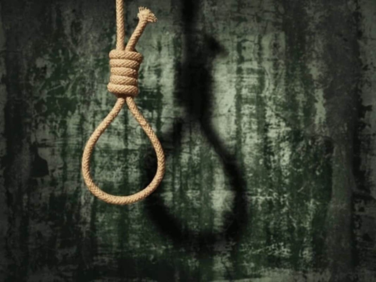 'पीर बाबा' पर चढ़ाई गई चादर से लगाई फांसी, राजस्थान में मजार के पास झूलती मिली लाश