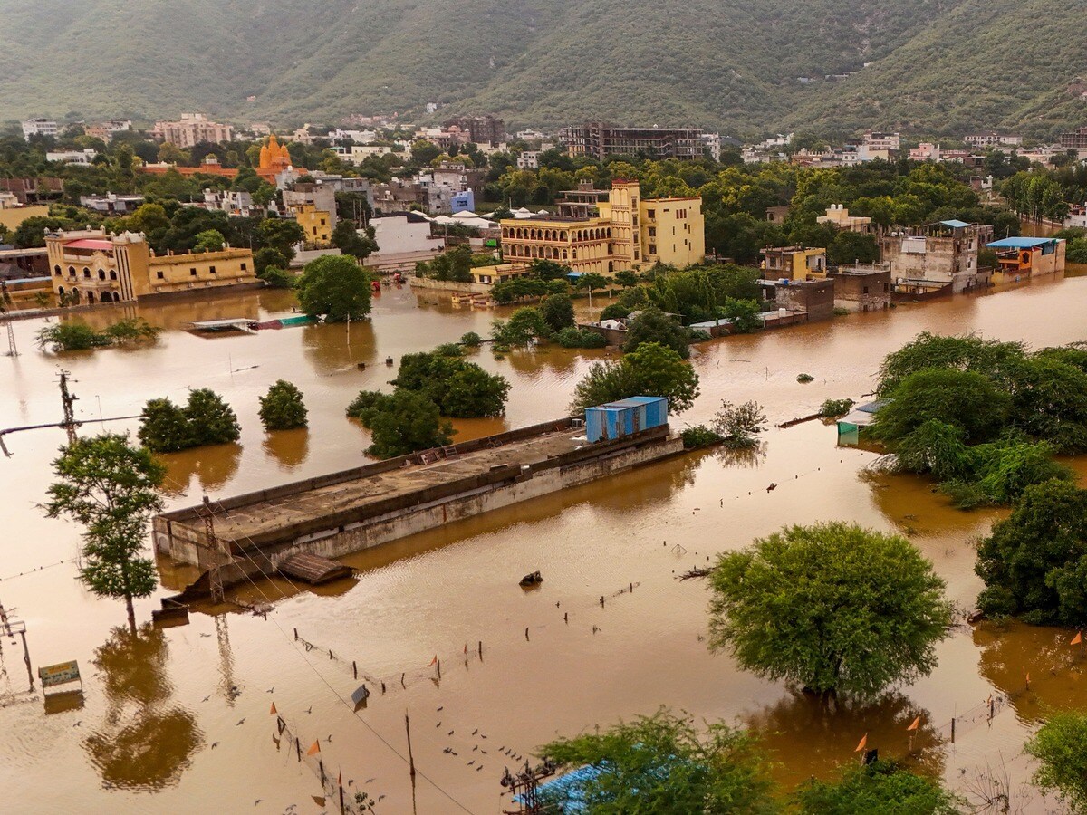 राजस्थान में जोरदार बारिश से बिगड़े हालात, कल इन जिलों में येलो अलर्ट