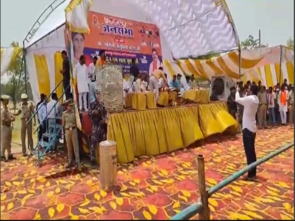 Video: मंच पर फफक पड़े संगम लाल गुप्ता, क्या राजाओं के गढ़ में तेली नहीं बन सकते सासंद