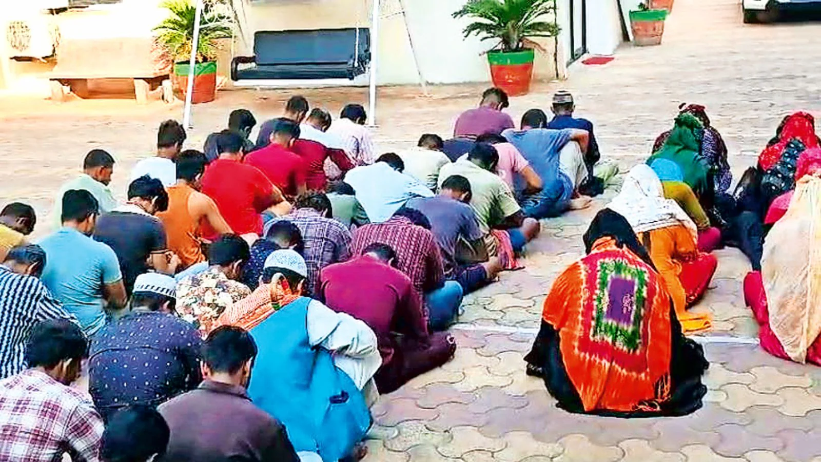 148 illegal Bangladeshi immigrants sent to Bengal from Jodhpur for deportation