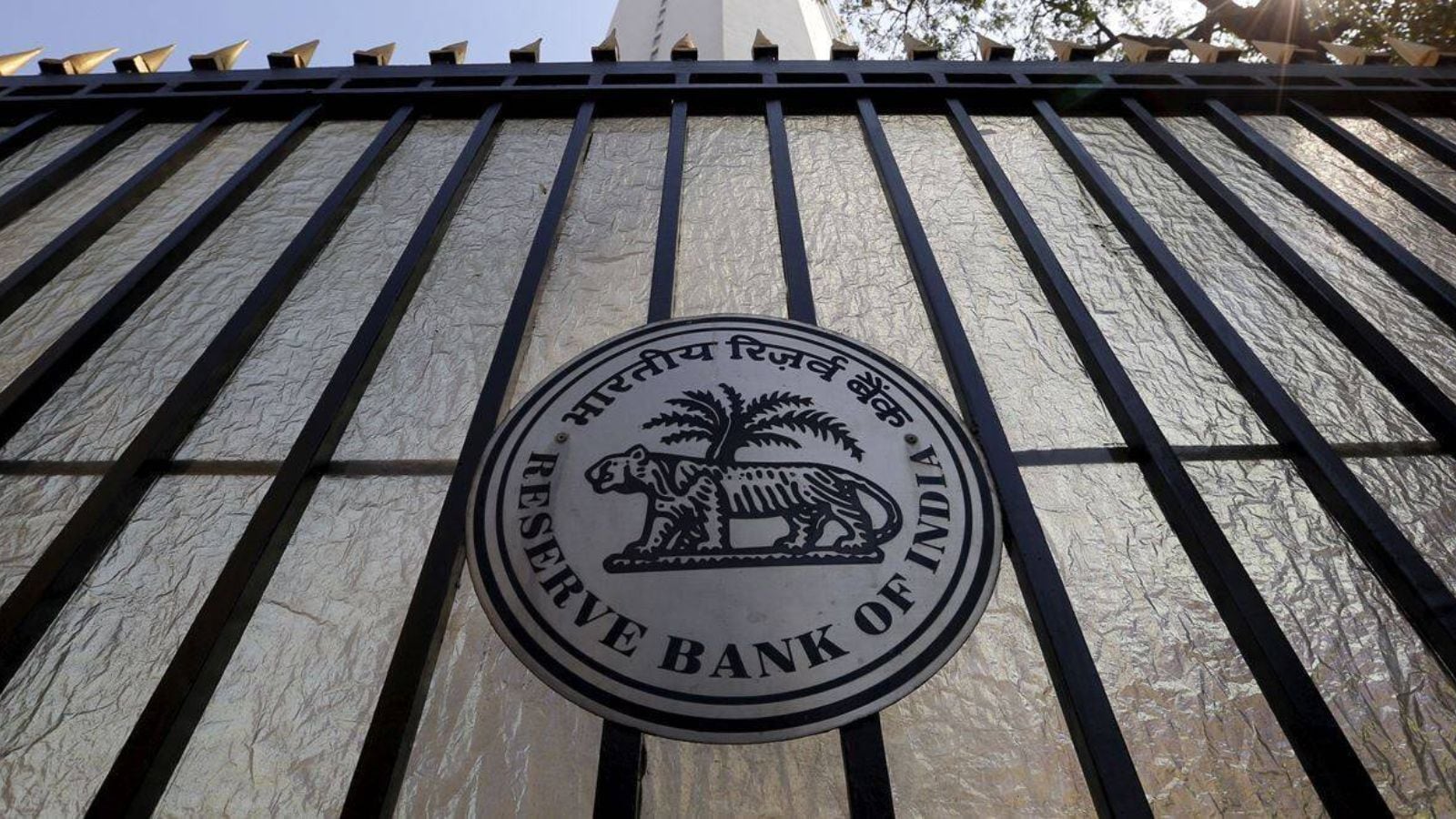 Fixed or Floating Loans: Which Is Smarter After the RBI Rate Cut?