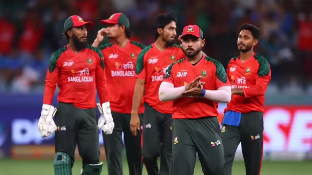 Bangladesh cricket in crisis: BCB sacks director after players boycott BPL 
