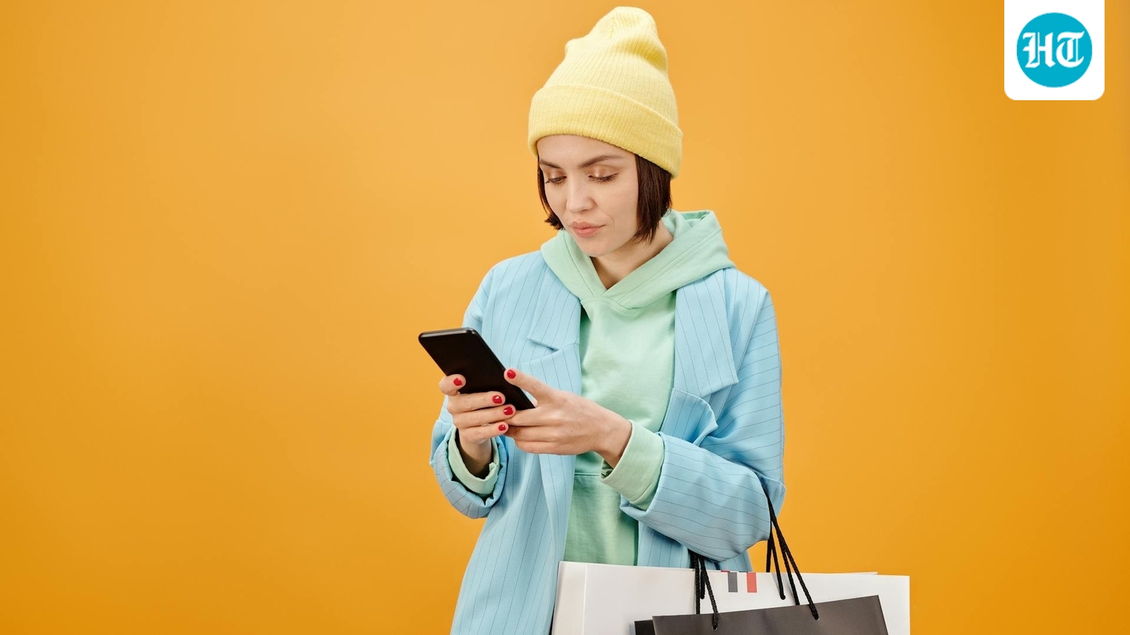 Amazon Great Republic Days Sale live: iPhone 15 under  ₹52,000, big deals on Samsung and OnePlus