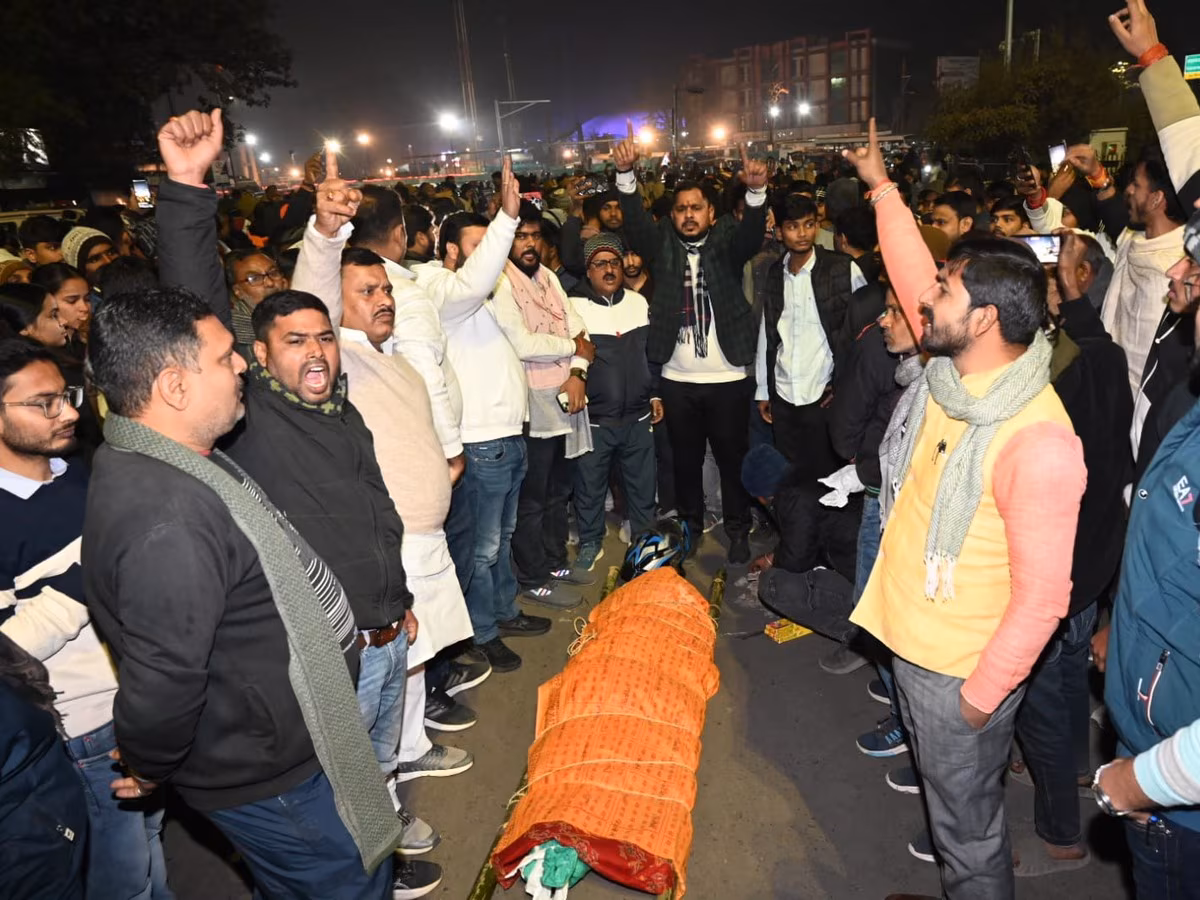 मौत से पहले छटपटाई थी नीट छात्रा, शरीर पर कई निशान; पटना पुलिस पर उठ रहे सवाल