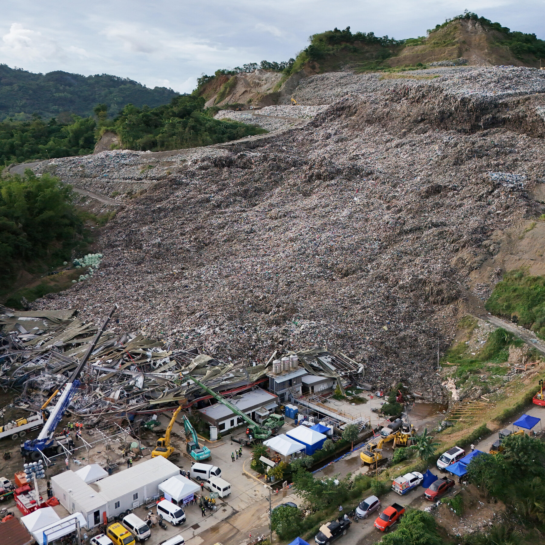 Death Toll Rises to 28 After Landfill Collapse in the Philippines