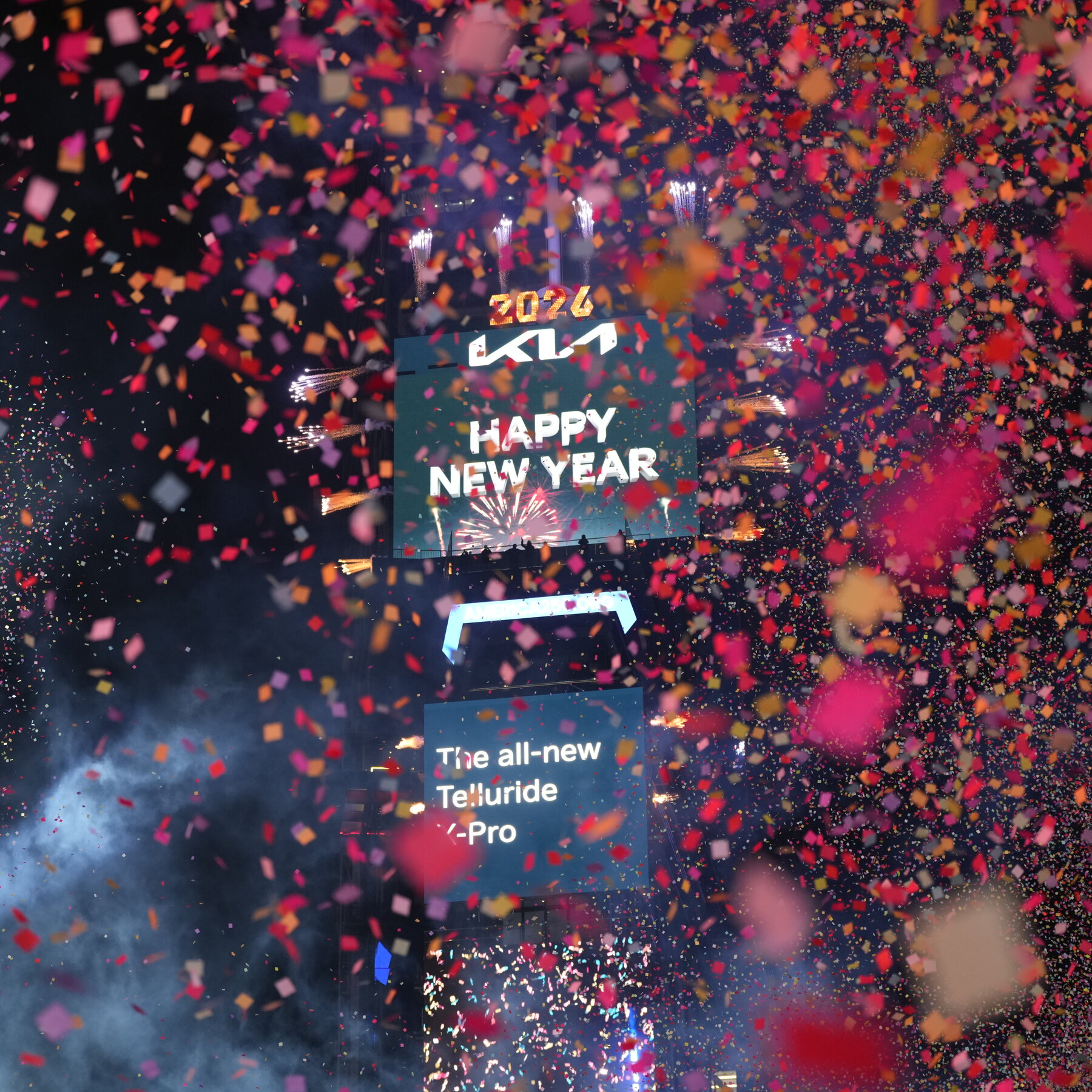 New Year’s 2026 Celebrations Around the World: Photos and Videos