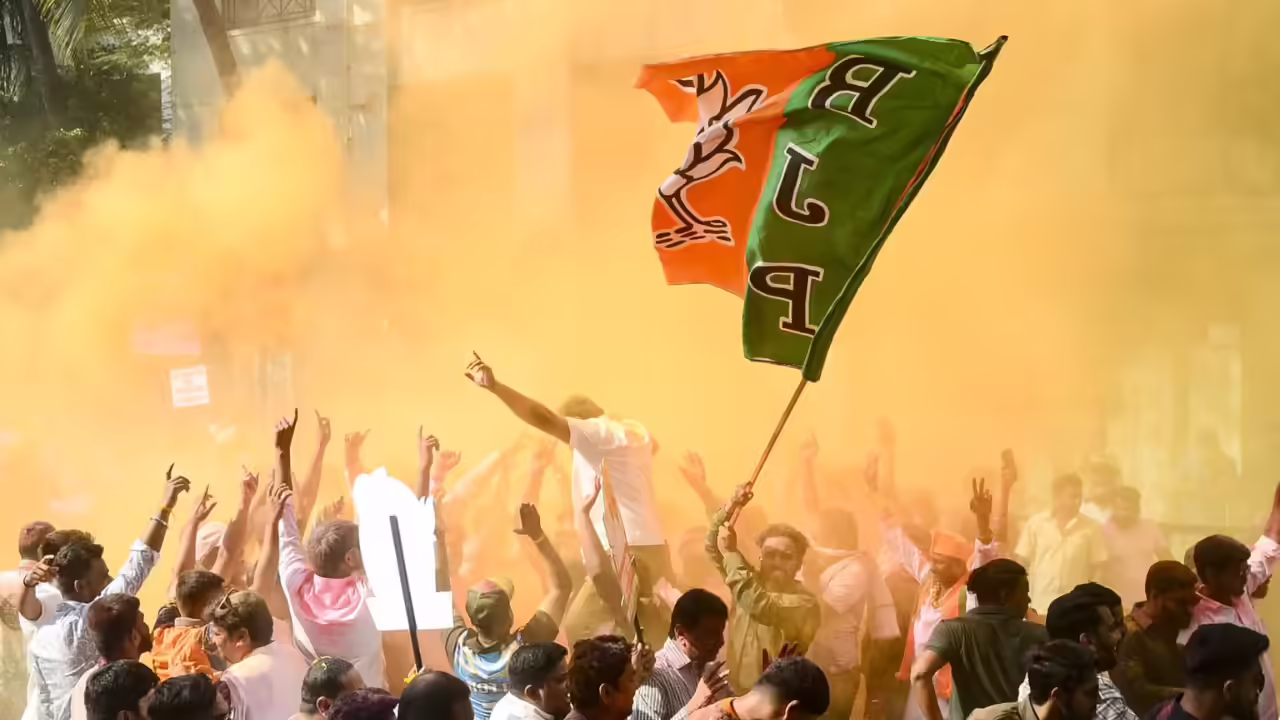 Maha civic polls: Mahayuti surge dents Thackeray camps; Cong falters - highlights
