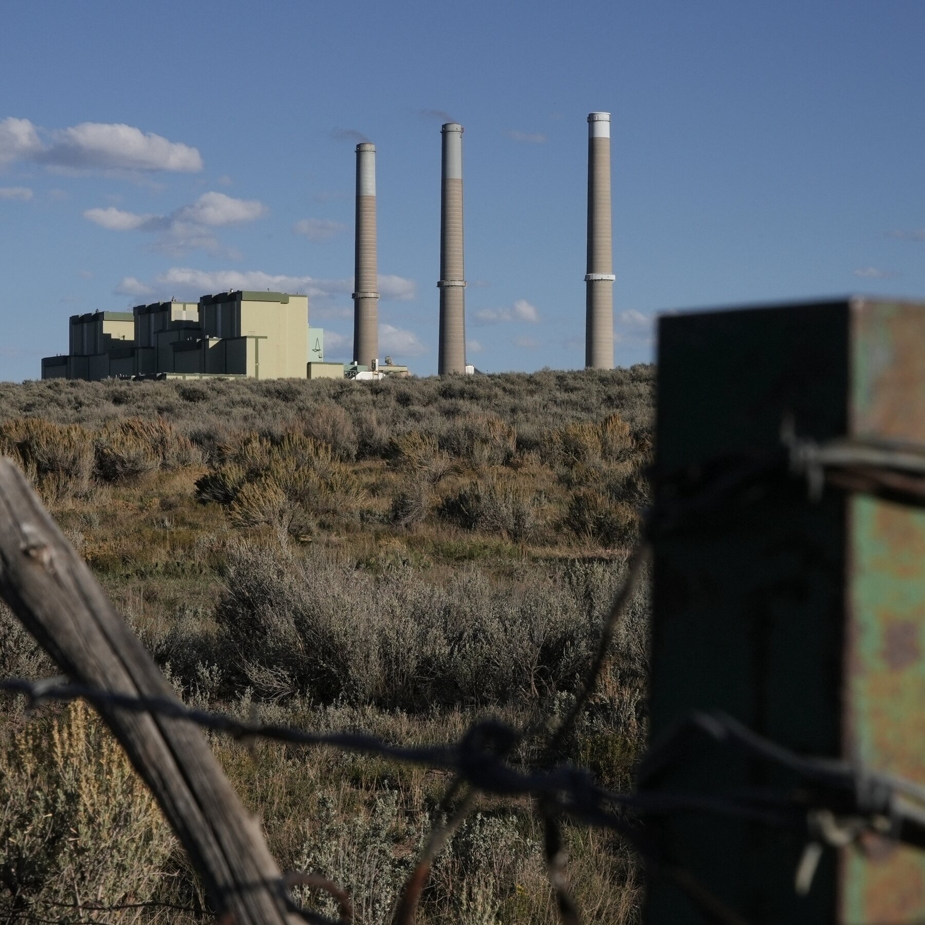 Trump Wants to Halt Almost All Coal Plant Shutdowns. It Could Get Messy.