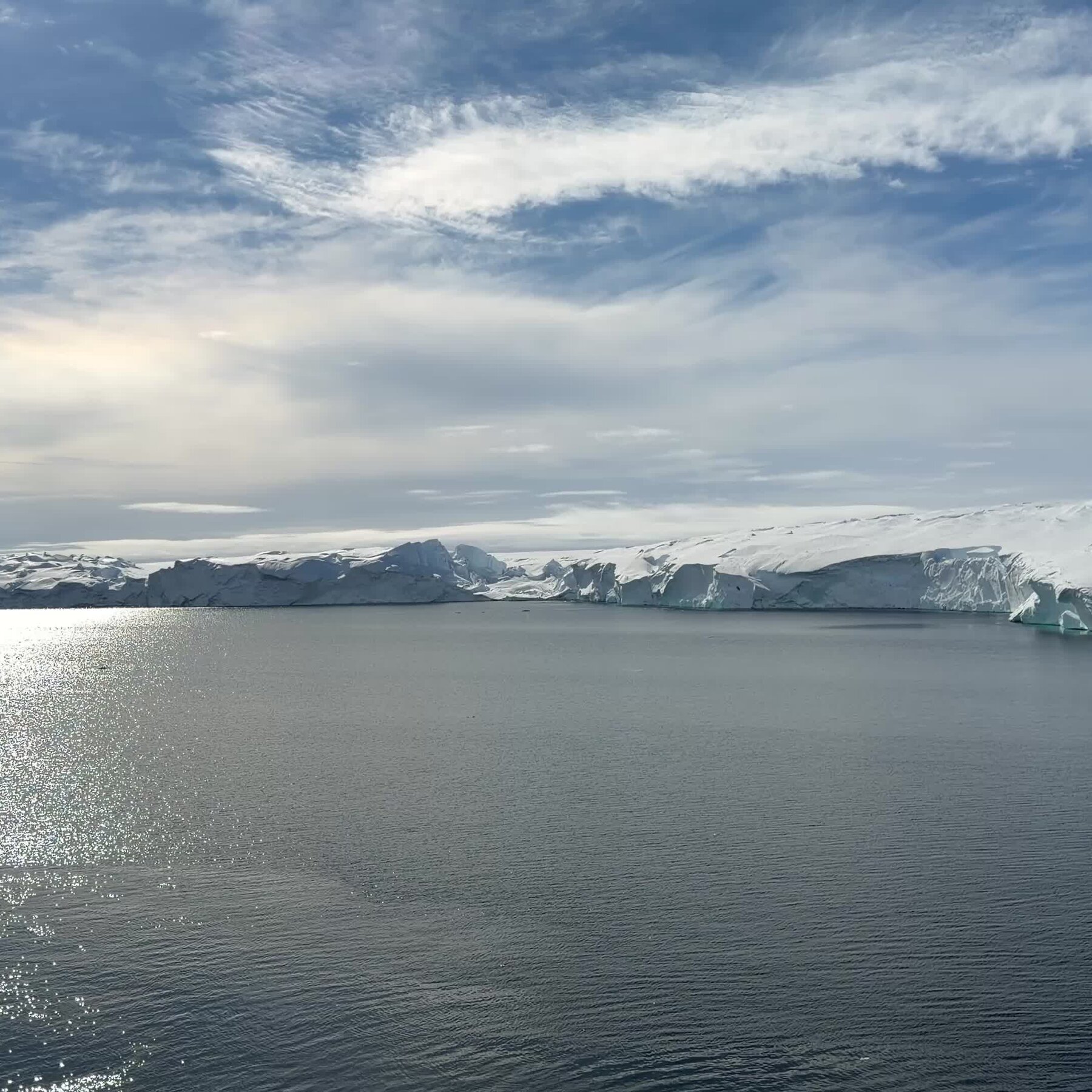 The Icebreaker Araon Stops Near the Thwaites Glacier