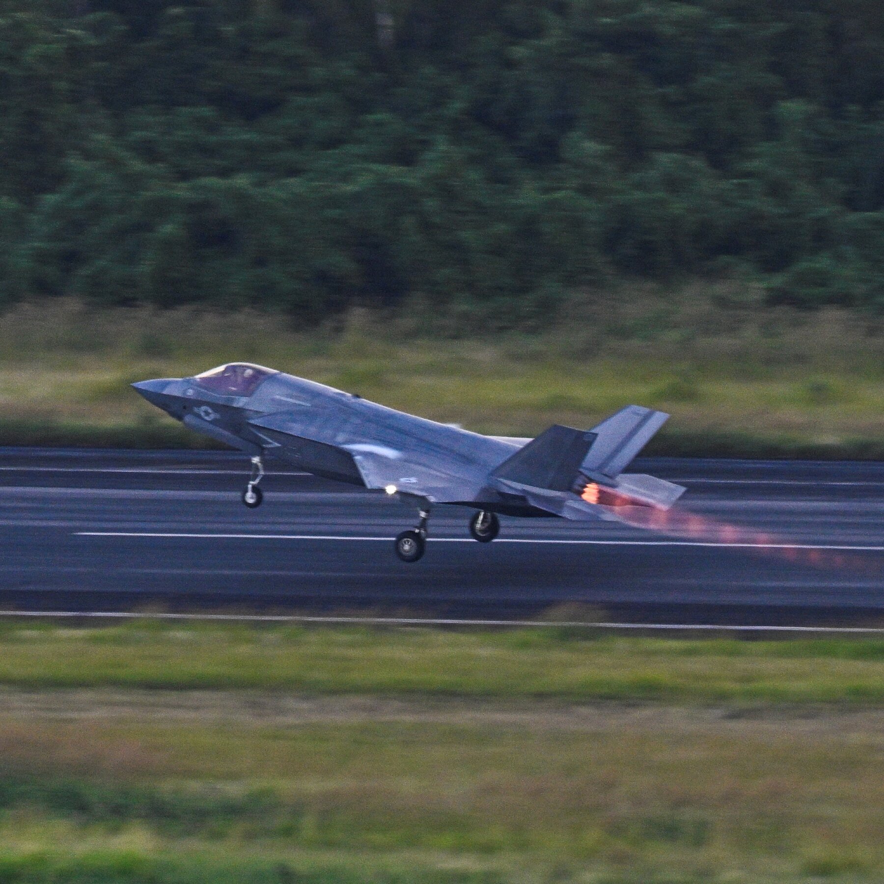 F.A.A. Urges ‘Caution’ Over Oceans in Latin America, Warning of Military Activity