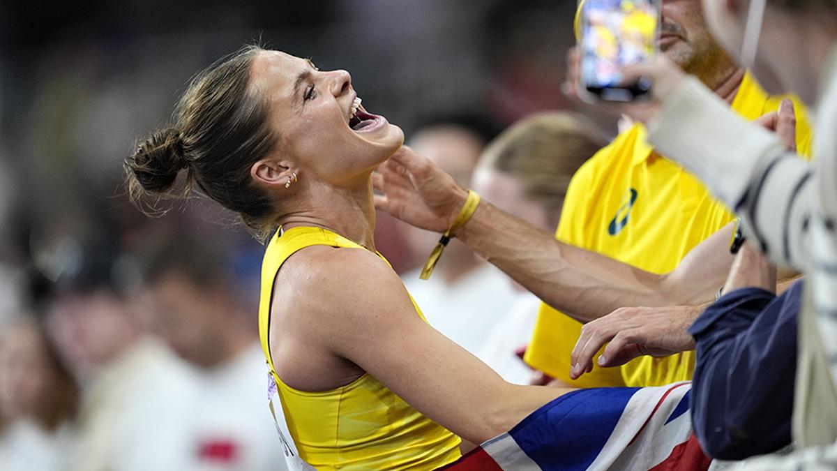 Pole vault champion Kennedy pulls out of Tokyo worlds