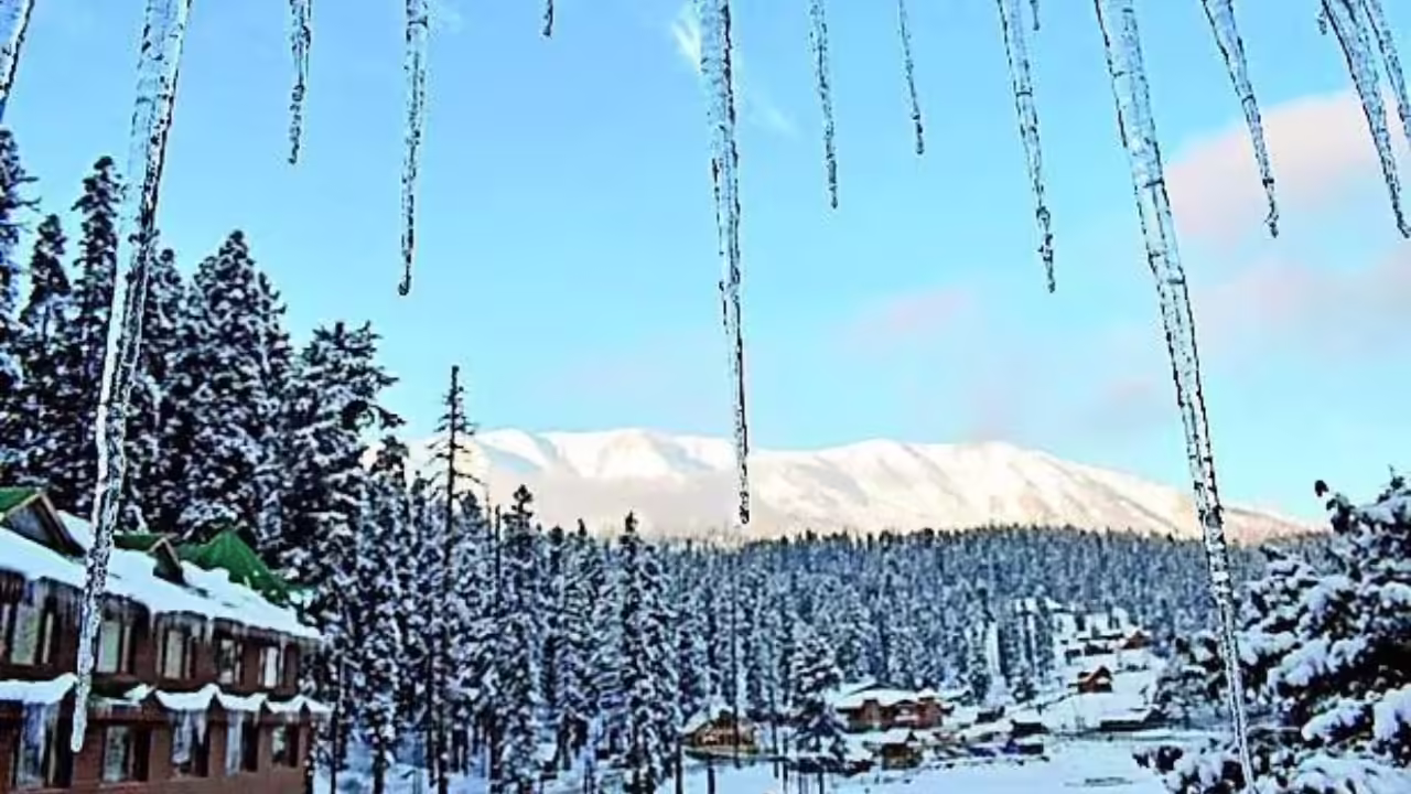 IMD forecast raises hopes for snowfall in dry Kashmir
