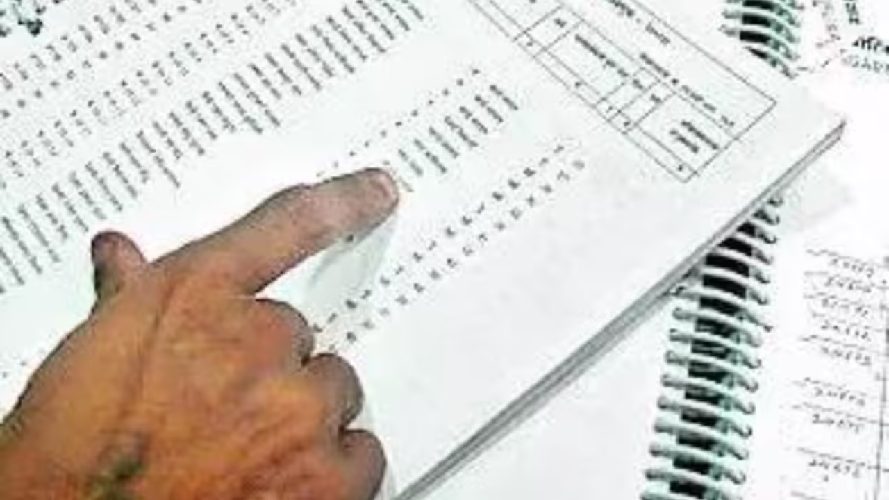 List WB voters with ‘logical discrepancy’: SC to poll panel