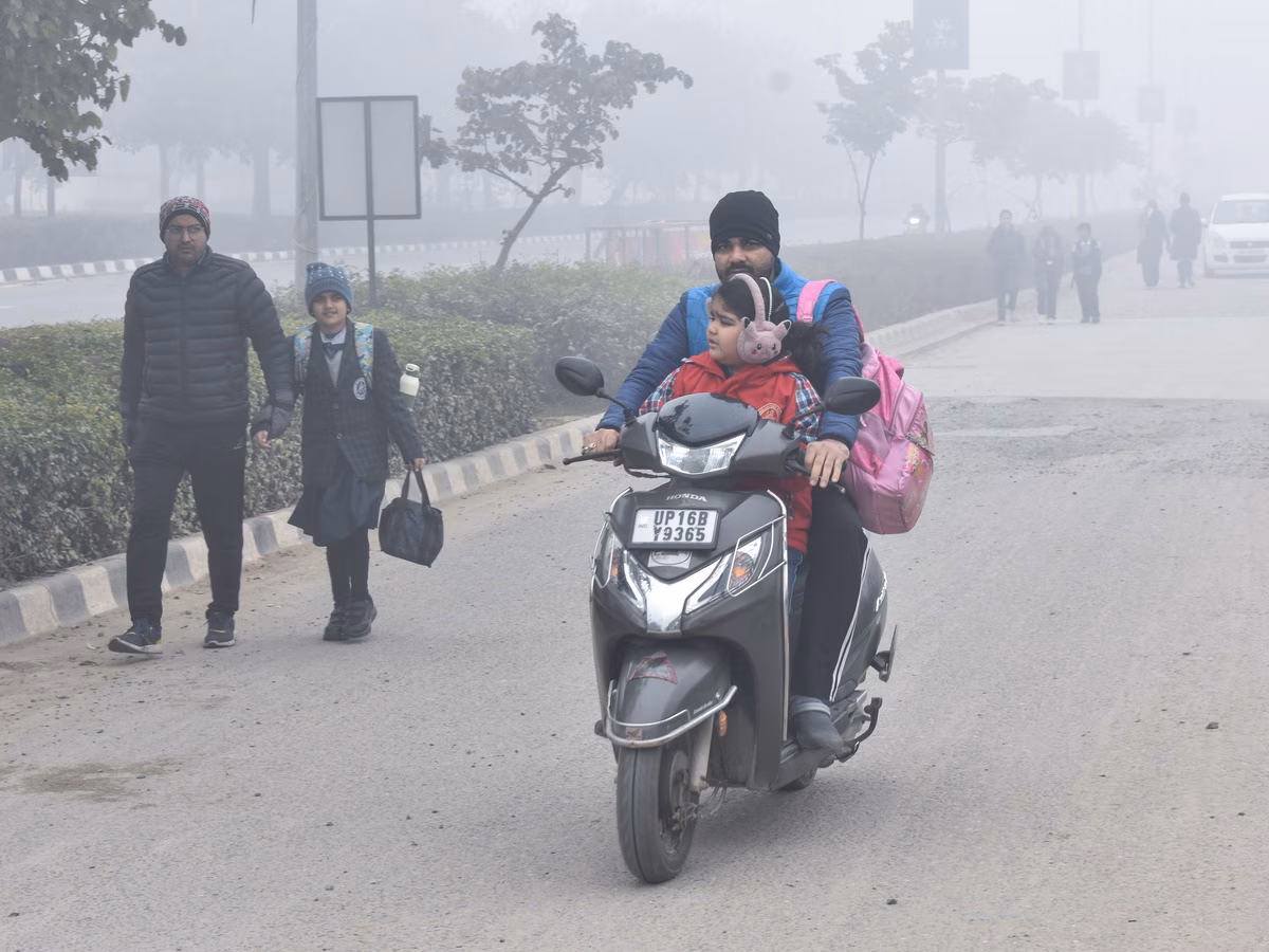सावधान! और बिगड़ने वाला है मौसम, कंपाने वाली ठंड में बारिश के आसार, बर्फबारी भी होगी