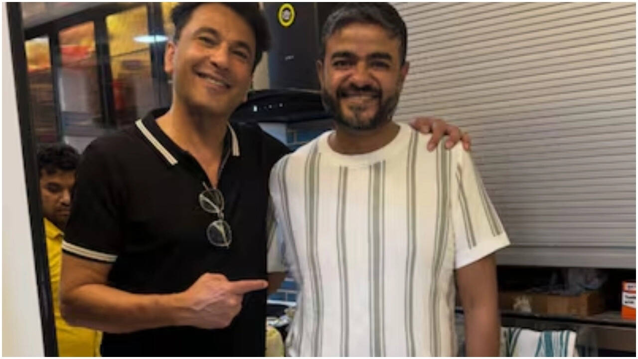 Priyanka's brother Siddharth impresses Vikas with one of the best meals