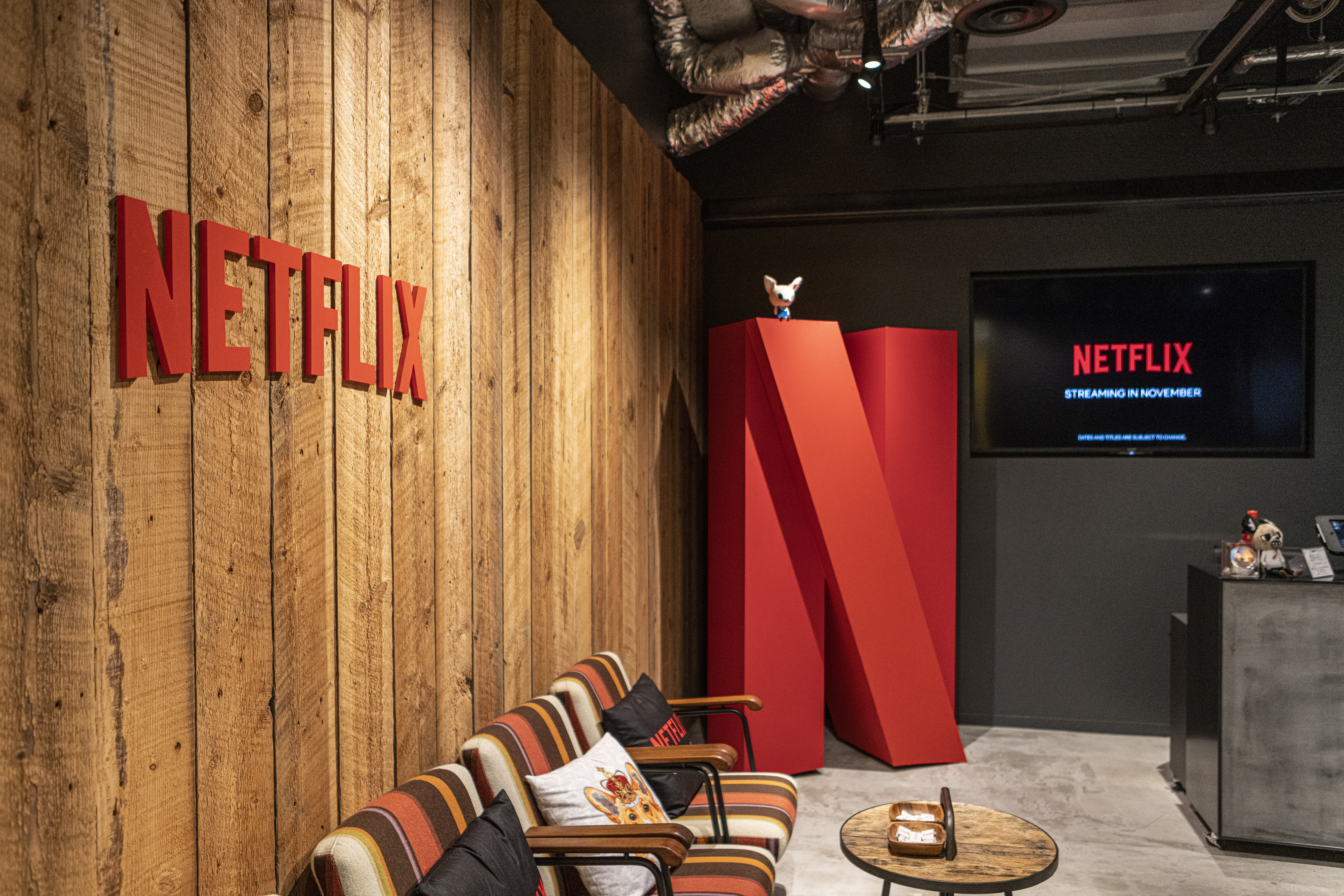 Netflix To Report Q4 Earnings As Warner Merger Intrigue Swirls
