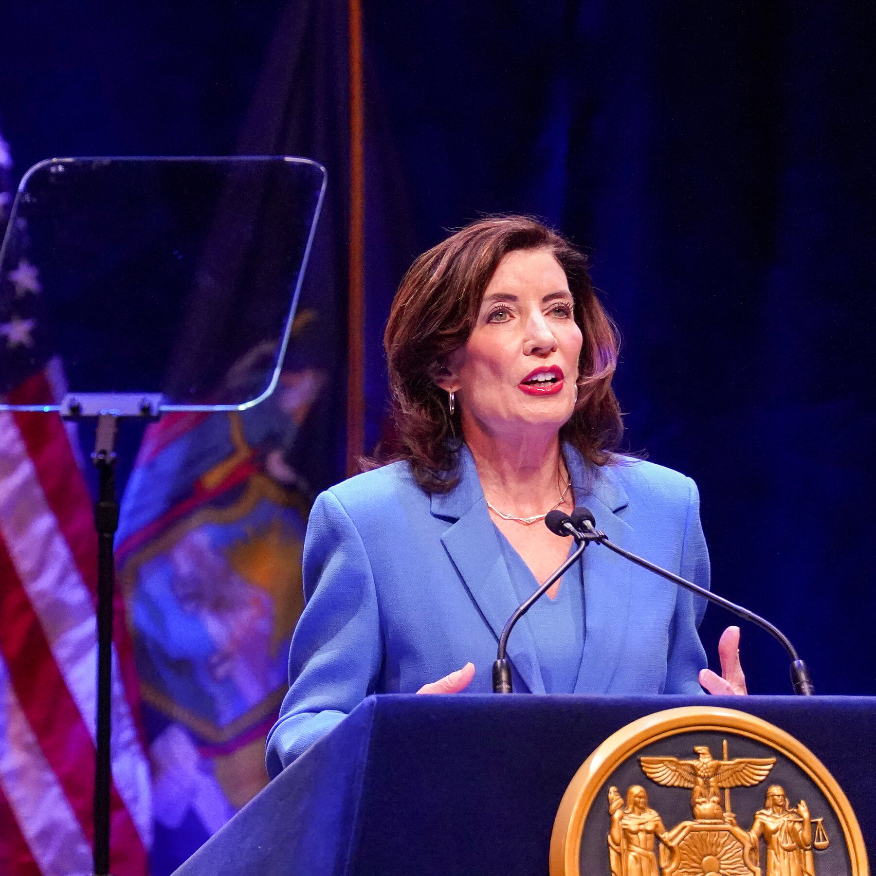 Hochul Unveils $260 Billion N.Y. Budget That Avoids Raising Taxes