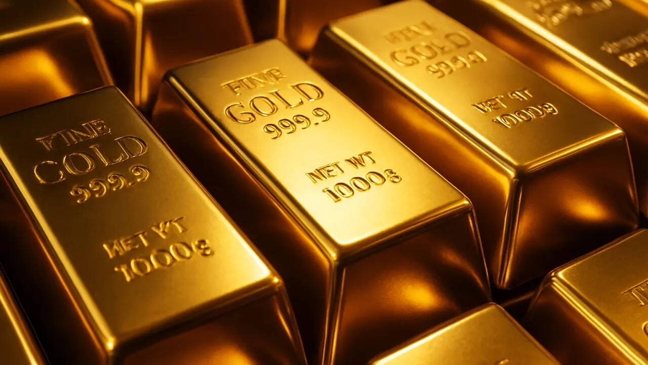 Gold price skyrocket to new record! Yellow metal surges over Rs 3,200 to cross Rs 1.53 lakh — Should you buy or sell?