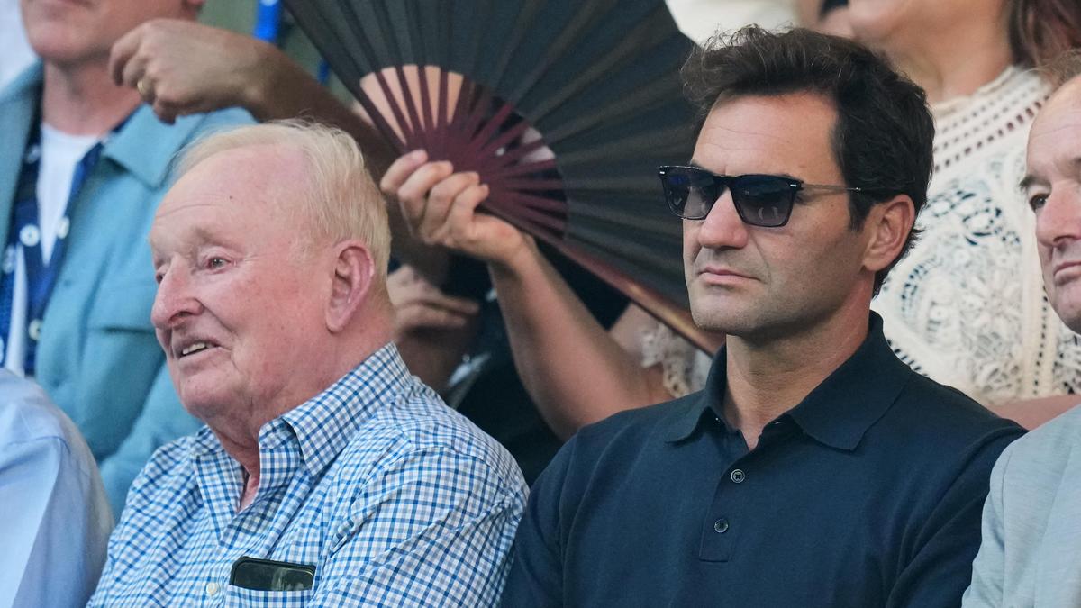 Tennis-Federer's smooth golf swing in Melbourne leaves Alcaraz impressed