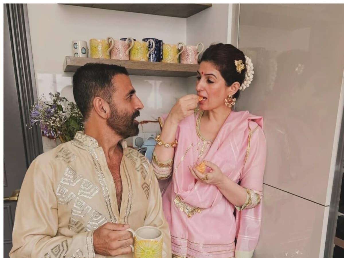 सोने से पहले बिस्तर गीला कर देती हैं ट्विंकल… अक्षय कुमार ने बताई बीवी की खुराफाती हरकत