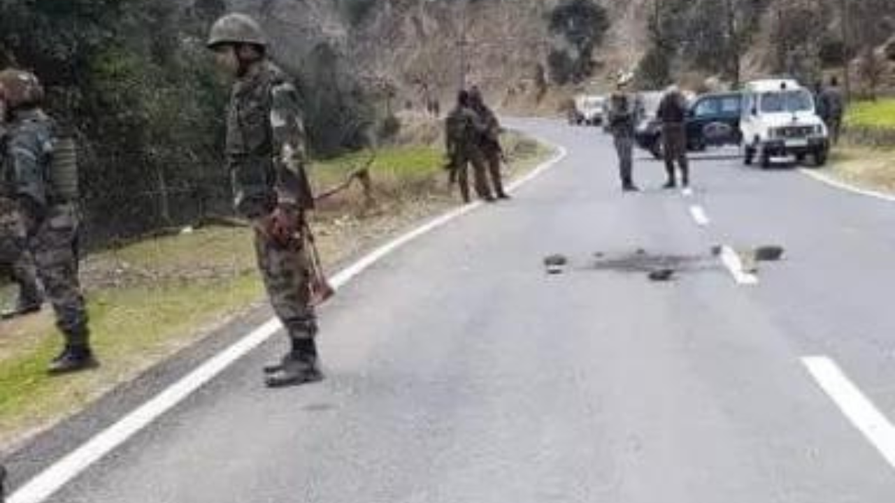 J&amp;K: Army vehicle plunges into 200-feet gorge; 4 personnel killed, 9 injured