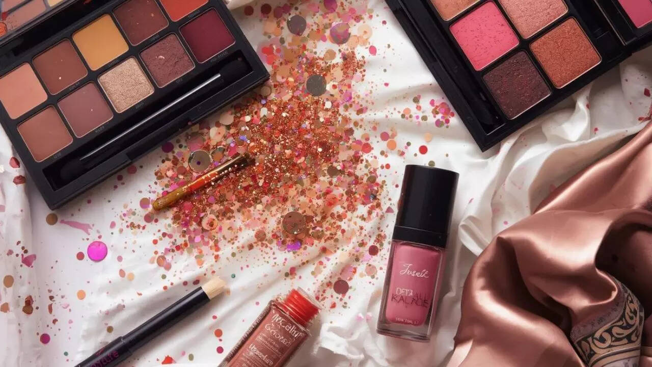 How to remove makeup stains from clothes: Easy tricks that work