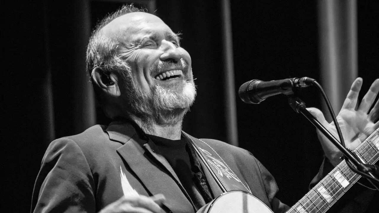 Singer Colin Hay slams use of 'Down Under' at rallies; urges unity, not division