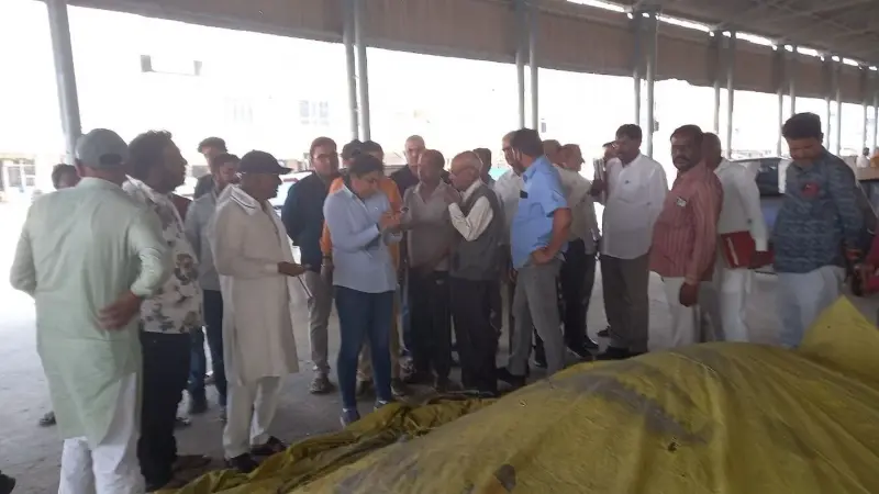 बोनस के लालच में पड़े, अब पड़ेगा महंगा, बाहरी राज्यों से गेहूं के आने की आशंका में एडीएम ने किया निरीक्षण