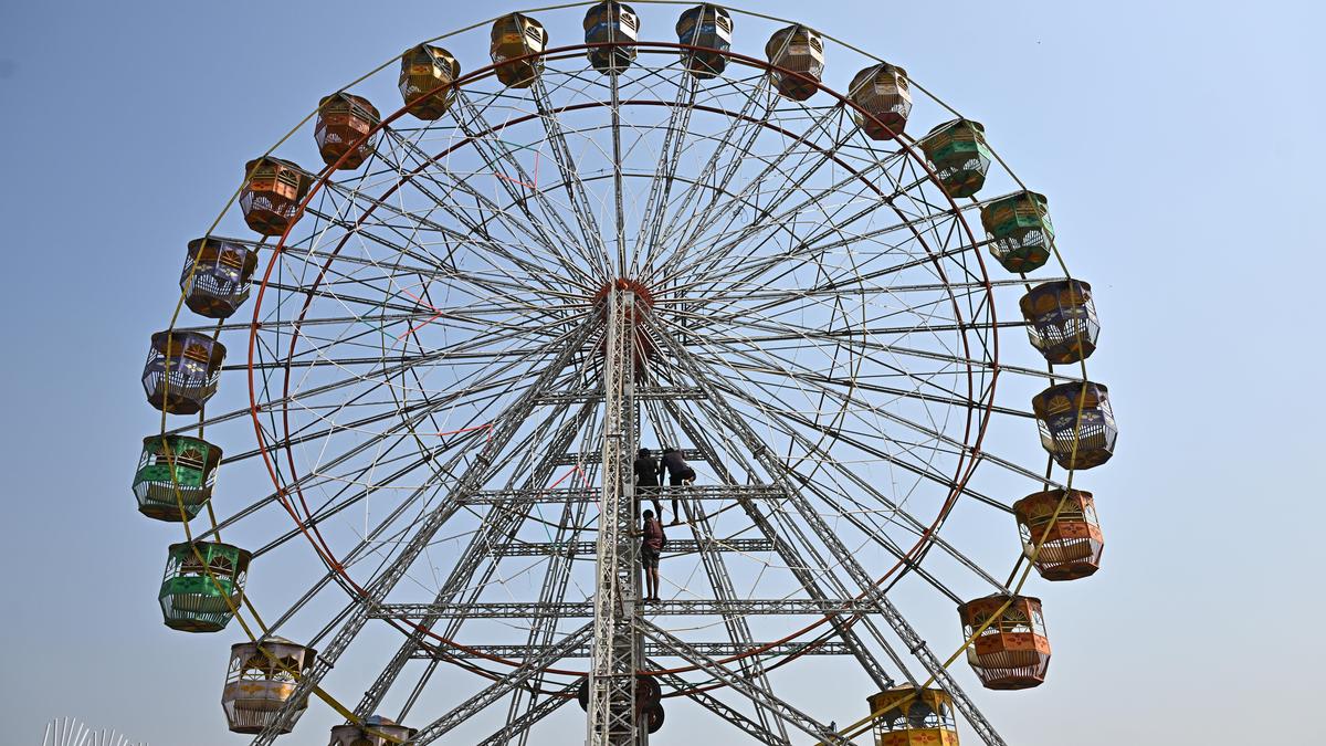 Five injured as amusement park ride collapses in Thiruvananthapuram